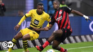 Willian Pacho ficha por el PSG y deja la Bundesliga – DW – 09/08/2024