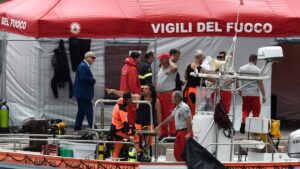 Yate hundido en Sicilia transportaba a personas que celebraban absolución de magnate