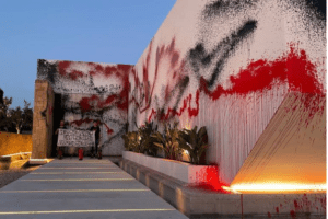 activistas climáticos causaron destrozos en mansión de Messi en Ibiza (+Video)