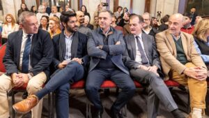 estrategias de campaña, encuestas y meses complicados