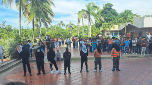 estudiantes encapuchados paralizaron la Universidad del Atlántico
