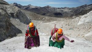 indígenas escaladoras luchan por supervivencia