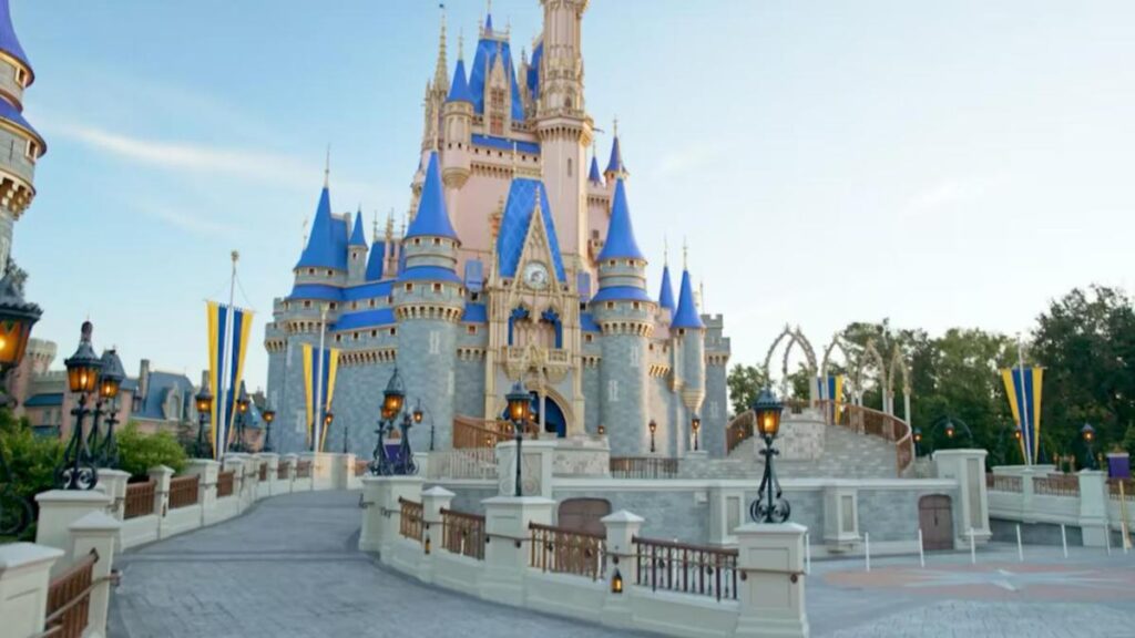 la compañía pide retirarla por su suscripción a Disney+