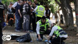 mueren dos personas apuñaladas cerca de Tel Aviv – DW – 04/08/2024