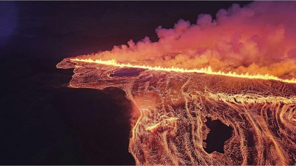 nueva erupción volcánica y crece la actividad sísmica