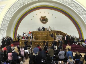 prohíben registro de organizaciones que “promuevan el fascismo”