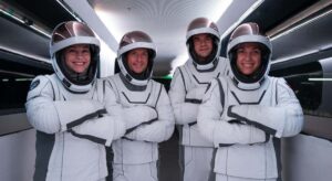 quienes realizarán la primera caminata espacial privada a bordo de una nave de Elon Musk