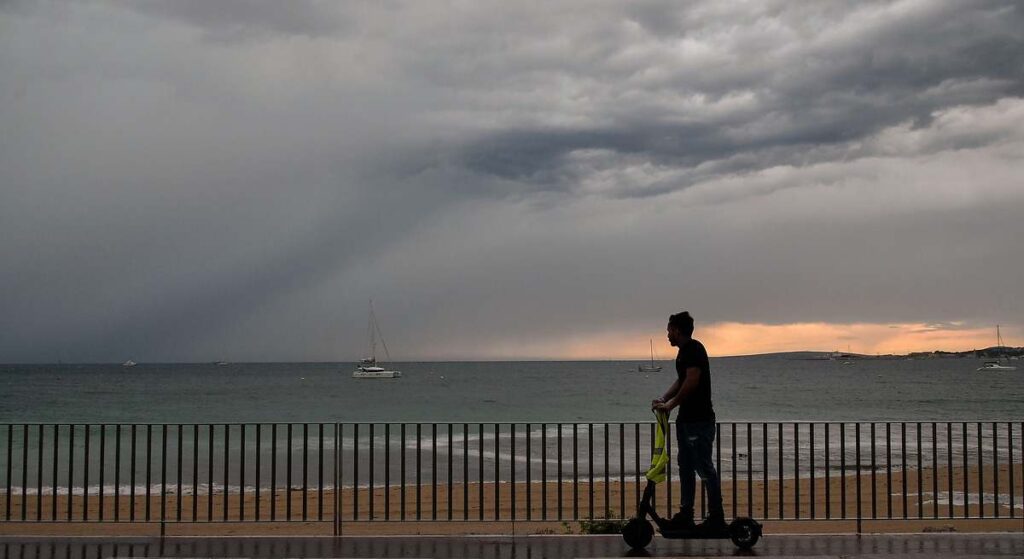 se prohíben todas las actividades al aire libre hasta el viernes ante la "gravedad de la situación"
