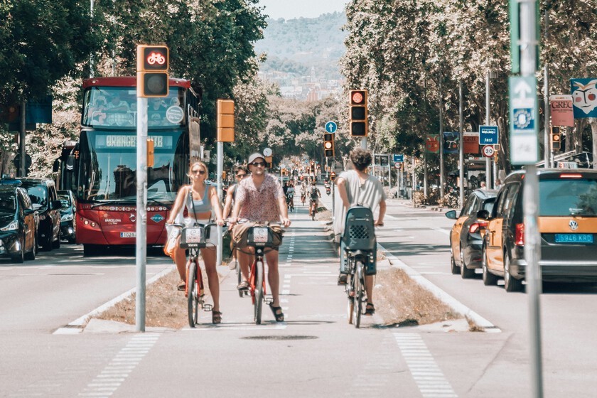 si la DGT obliga a los ciclistas a utilizar el carril bici