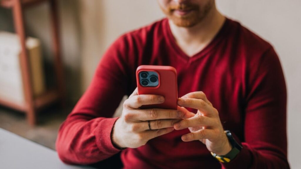 son las pistas para descubrir un engaño por el teléfono
