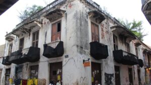 universidades y entidades del estado, entre los responsables de viejas y deterioradas edificaciones en riesgo en el Centro Histórico