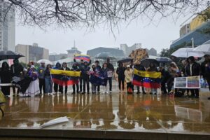 venezolanos comenzaron la protesta mundial contra los resultados del 28 de julio (+Fotos y videos)
