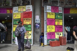 ¿Cómo cerrará el año la economía venezolana en medio de la incertidumbre política?