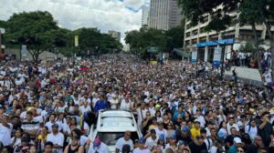 ¿Dos presidentes en Venezuela y un solo poder verdadero? Estos son los escenarios a los que se enfrenta en plena crisis