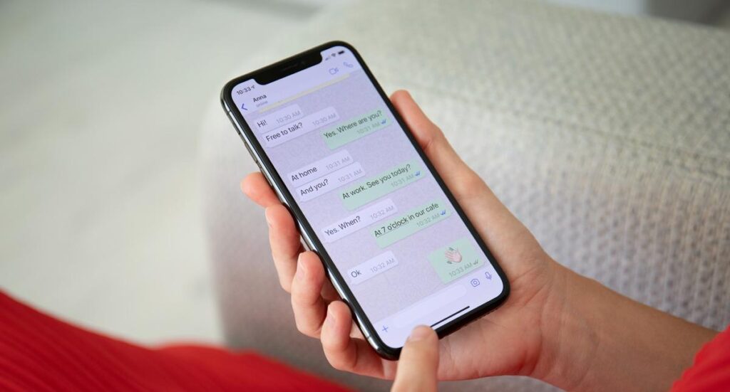 ¿Cómo saber si alguien ha borrado mensajes de WhatsApp?
