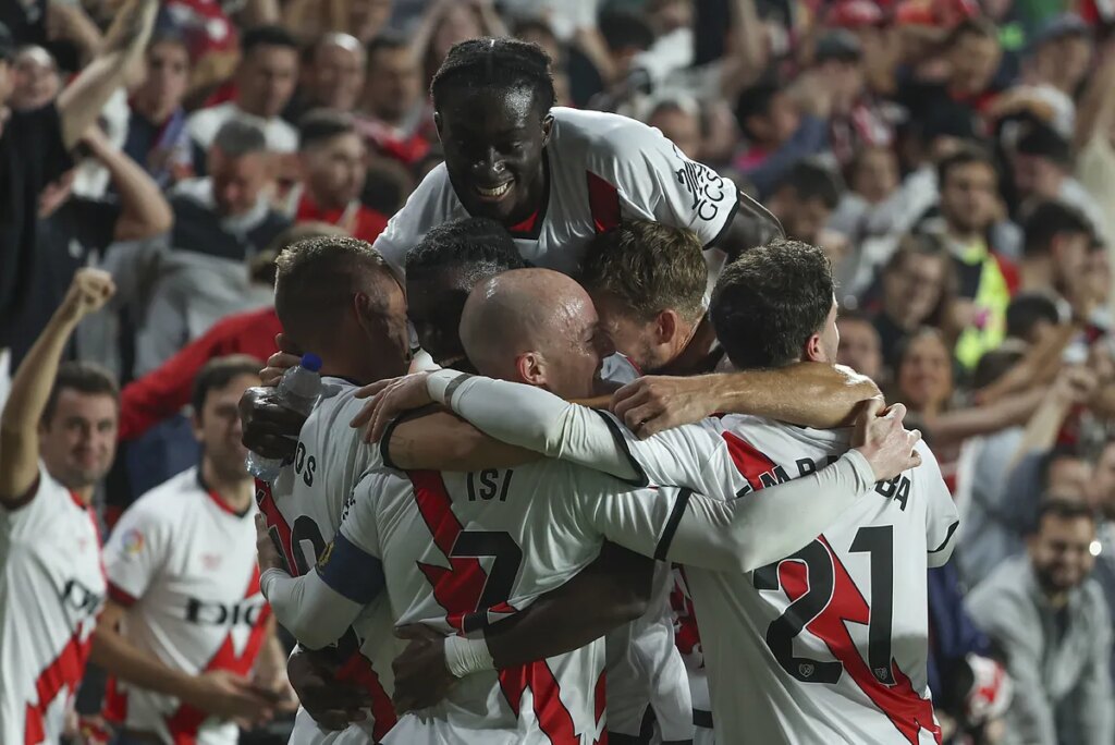 ¿Quién es Prudencia Priego?, la mujer a la que homenajearon los Bukaneros en el Rayo - Atlético | LaLiga EA Sports 2024