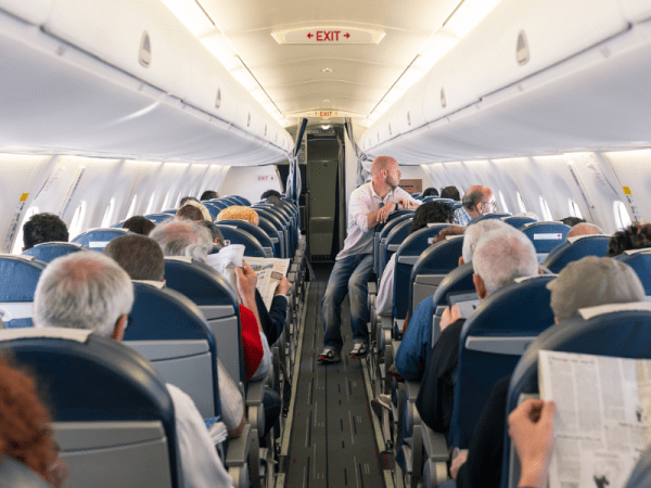 ¿Tiene un vuelo y está quedado en el paro? Esto puede hacer | Empresas | Negocios