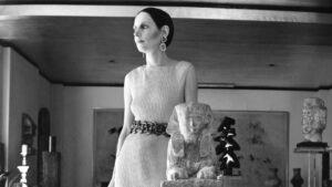 La diseñadora estadounidense y exeditora de Vogue Mary McFadden muere a los 85 años - AlbertoNews