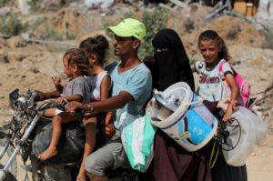 8 muertos en un bombardeo israelí a otra escuela con desplazados en ciudad de Gaza - AlbertoNews