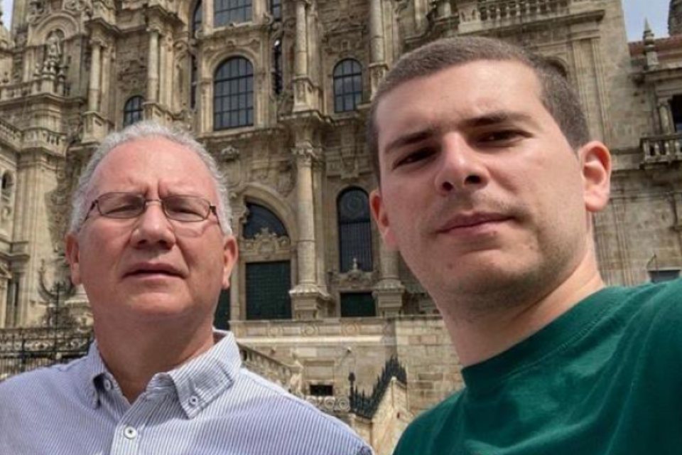 A mi padre lo arrastraron por el piso para detenerlo