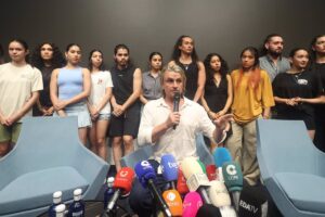 Abogados de Nacho Cano entregan 'whatsapps' de una becada en 'Malinche' pidiendo 6.000 euros para no proceder legalmente