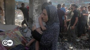 Al menos 6 empleados de UNRWA muertos en bombardeo israelí – DW – 12/09/2024