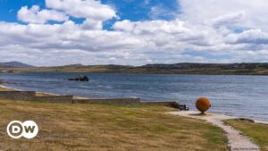 Argentina y R. Unido impulsan diálogo sobre islas Malvinas – DW – 25/09/2024