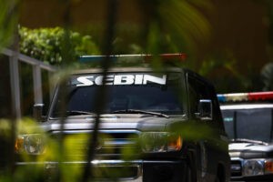 Asilado denuncia patrullaje de Sebin y DAET en Embajada Argentina