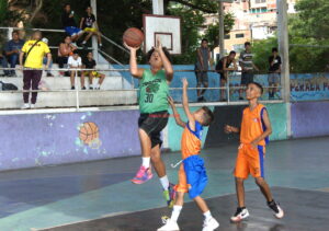 Baloncesto guaireño arrancó Copa Navidad