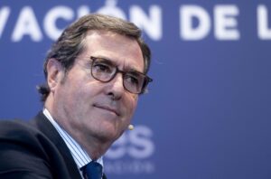 CEOE ratifica su 'no' a la propuesta del Gobierno para reducir la jornada tras reunir a su Comisión de Trabajo