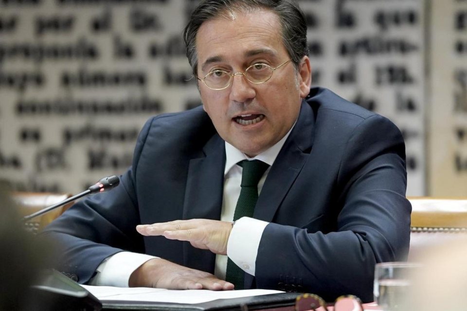 Canciller de España conversó con González Urrutia sobre temas como la democracia