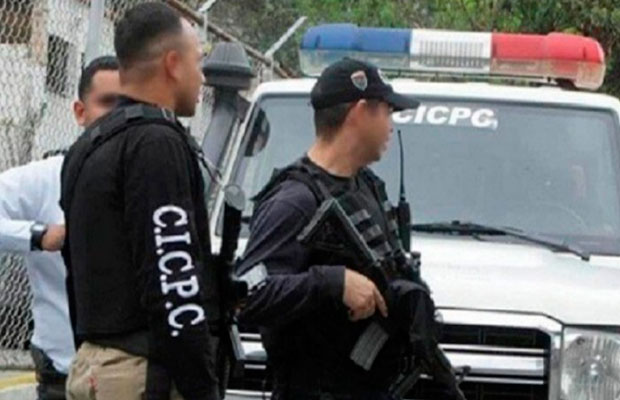 Capturan a cuatro sujetos por robo a los comercios