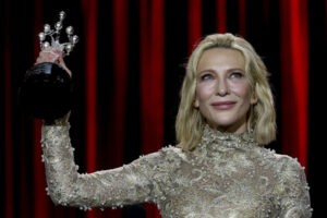 Cate Blanchett recibe su Premio Donostia celebrando «una vida creativa llena de dudas»