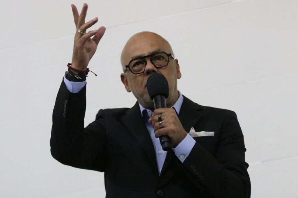 Chavismo busca desacreditar a Edmundo González con carta anónima