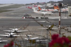 Chile califica de “unilateral y lamentable” decisión de suspender vuelos con Venezuela