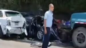 Choque múltiple entre más de 15 vehículos deja varios heridos