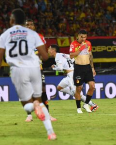 Clásico del Eje Cafetero: Once Caldas se impone 0-1 a Pereira y es líder