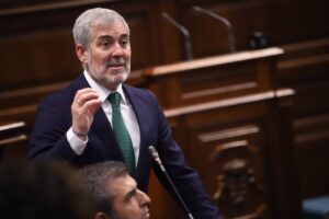 Clavijo carga contra el Gobierno por "mirar para otro lado" con la crisis migratoria: "Nos dan largas"