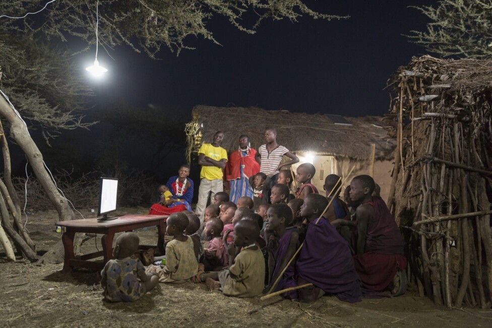 Comienza plan para llevar electricidad a 300 millones de africanos