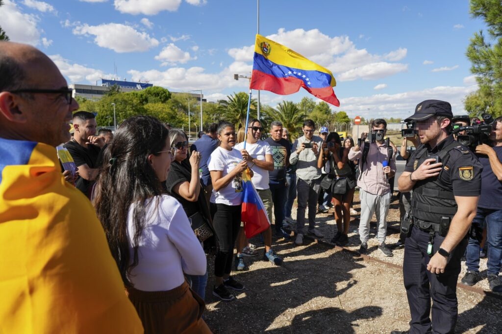 Consideran que el exilio de Edmundo González debilita la salida a la crisis en Venezuela