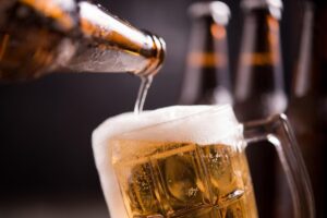 Crisis en la producción de cerveza y aumento dramático de precio en los pubs: ¿qué sucede en el Reino Unido? - AlbertoNews