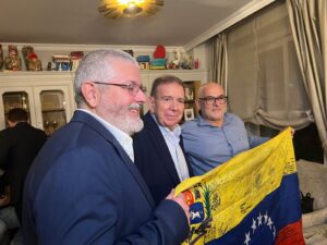 Crónica del brindis en honor a Edmundo González Urrutia y Mercedes López en Madrid – El Venezolano News