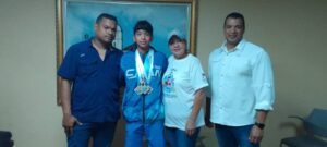 Dayan Tang: Sigue rompiendo récords y nada hacia un prometedor futuro | Diario El Luchador