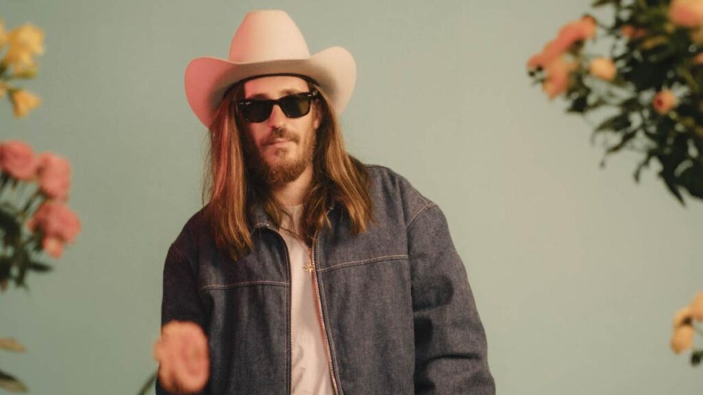 De la literatura a la música: el 'Realismo Mágico' de Carlos Sadness