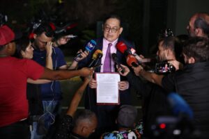 Defensa de Edmundo González entregó un documento a la Fiscalía para la presunción de inocencia del líder opositor