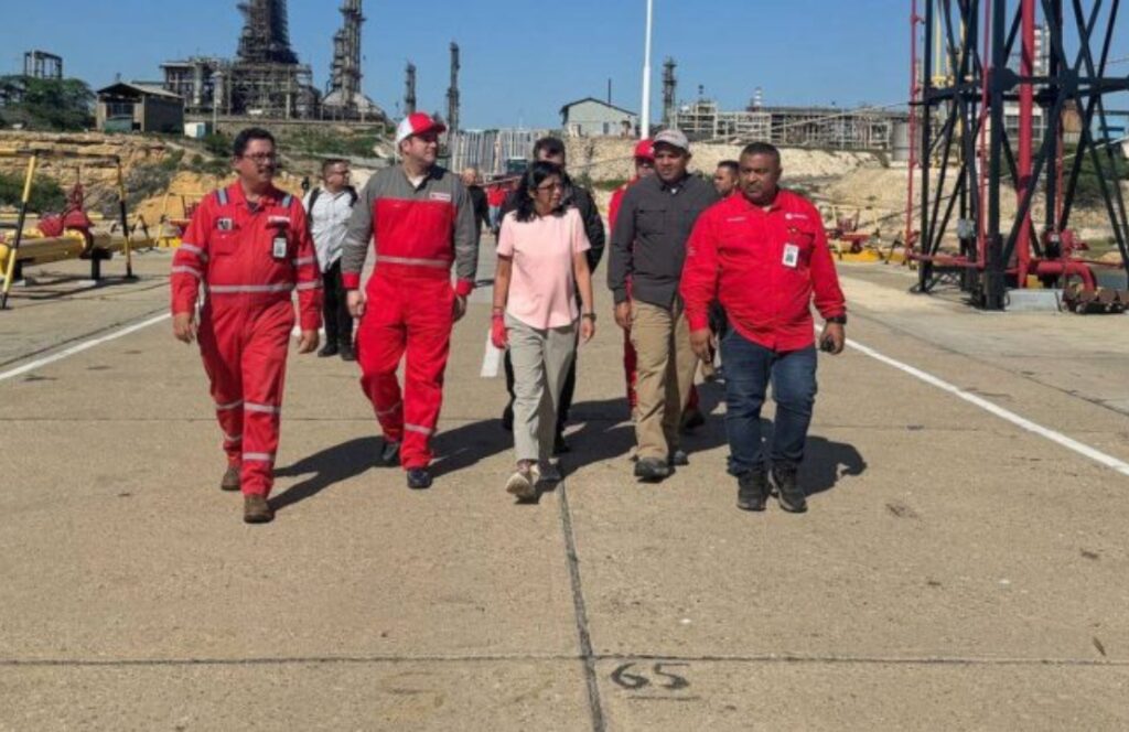 Delcy Rodríguez inspeccionó refinería de Paraguaná tras falla eléctrica
