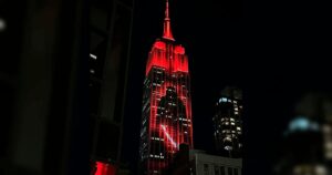 “Descansa en paz, Lord Vader”: el impactante homenaje del Empire State Building a James Earl Jones