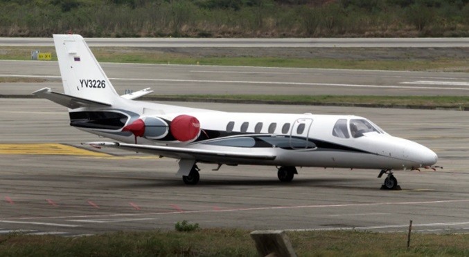 Despega avión venezolano que aterrizó de emergencia en Cúcuta