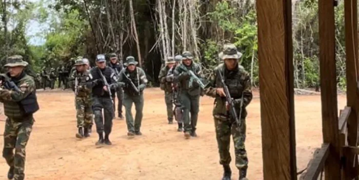 Detenido hombre que portaba un arma de fuego sin documentación
