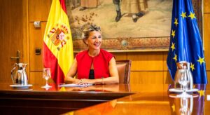 Díaz debe concretar la flexibilidad en la reducción de la jornada para acercarse a CEOE